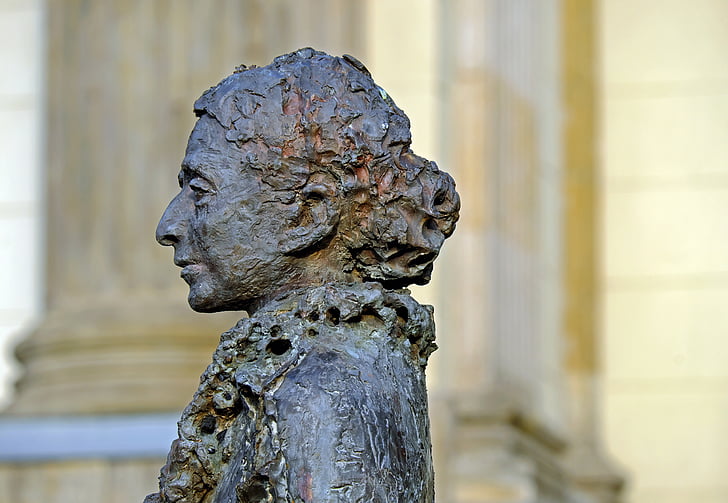 Skulptur, Bronze, Frau, Porträt, Lise Meitner, Kernphysiker, Kunstwerk