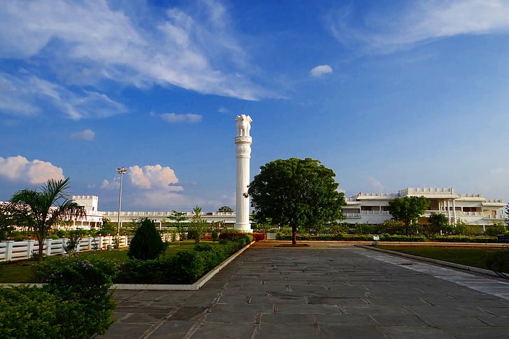 Ashoka pijler, Lion capital LLP, nationaal embleem, Boeddha vihar, Gulbarga, Karnataka, India