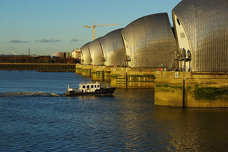 Thames, barrière, Londres, Agence pour l’environnement, contre les inondations, moyens de défense, rivière