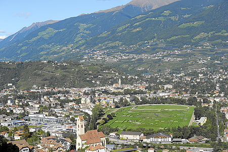 Meran, Tirol del Sud, Hipòdrom, passeig