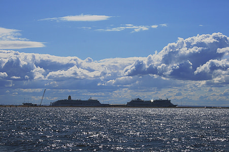 海, 海, フィンランド湾, 贅沢なヨット, glitening 水, 雲