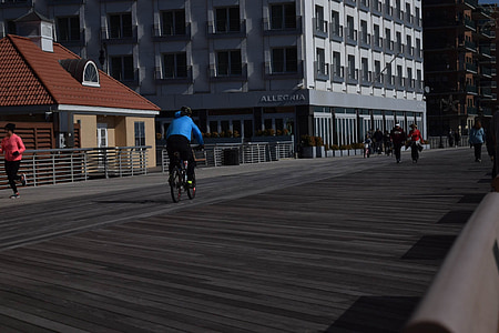 ロング ビーチのロング アイランド, 砂, 空, ビーチ, ニューヨーク, 人, 自転車に乗ること