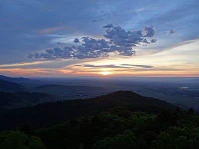 Panorama, no rīta, pret diena, kalns