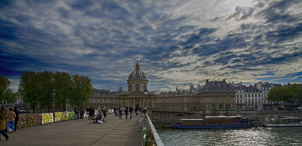 Párizs, híd, víz felhők