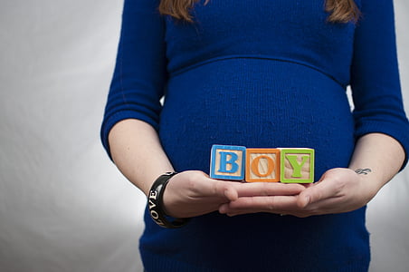 blocos de alfabeto, mãos, mãe, gravidez, grávida, mulher, adulto médio