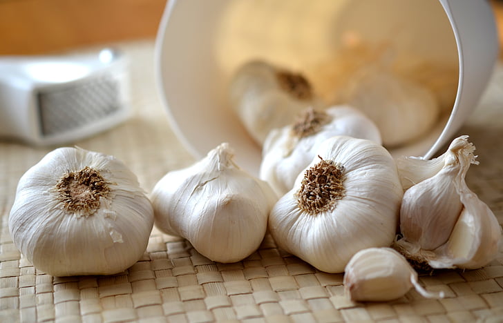 garlic, cloves of garlic, kitchen, eat, cook, food, spicy
