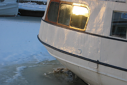 fyrisån, boat, ice, winter, sweden, uppsala, afternoon