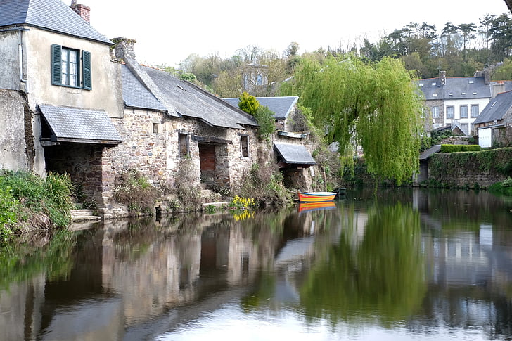 Bretagne, reflectie op het water, landschap, oever