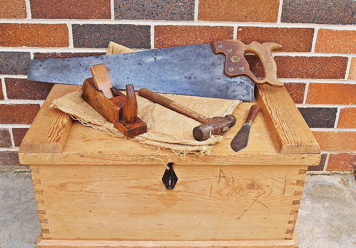 carpenter's toolbox, tool chest, tool kit, tools, woodworking tools, saw, hand saw