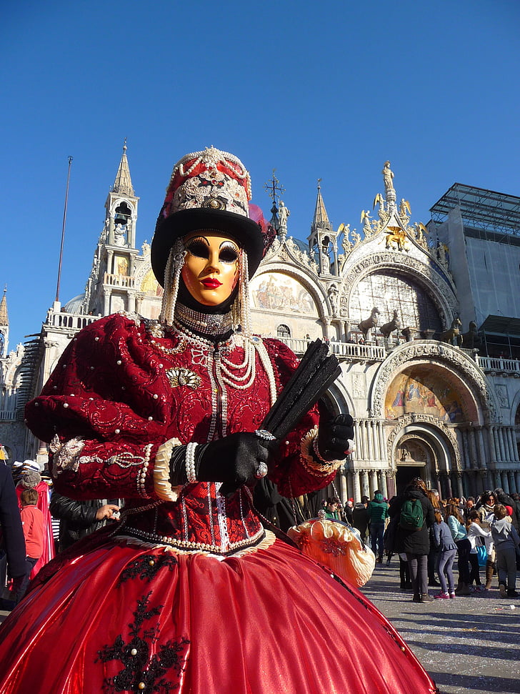 Venecija, Karnavalas, Venecijos Karnavalas, persirengęs, kaukė, Italija, raudona
