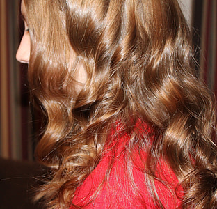cabell, s'arrauleix, rossa, llarg, pentinat, dona, ondulat