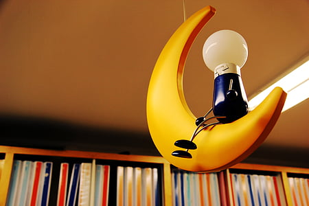 mėnulis, elektros lemputė, idėjos, knygų spinta, geltona, knyga, plastikas