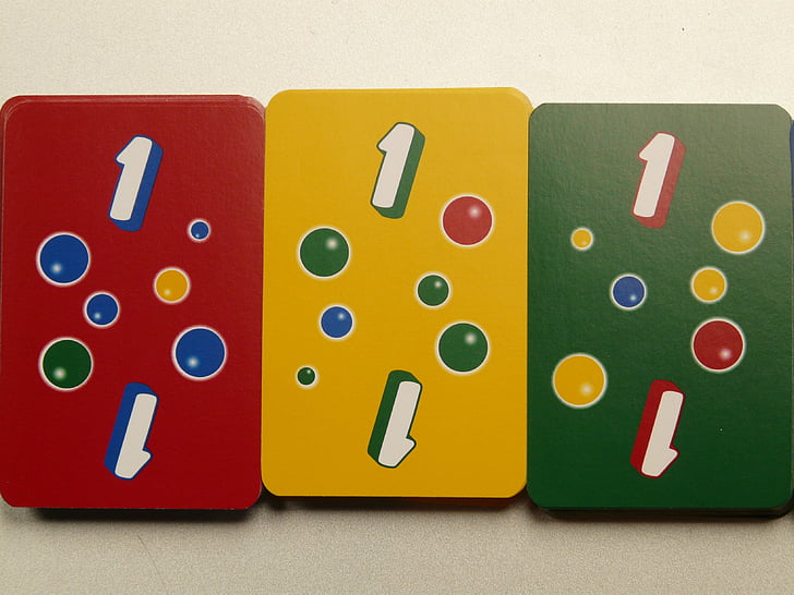 cards, ligretto, red, yellow, green, colorful, one