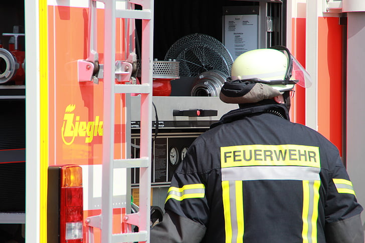 api, masinis, pompa, pemadam kebakaran, Truk pemadam kebakaran, kendaraan pemadam kebakaran, Löschzug