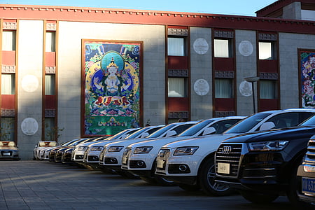 Китай, inagi Аден окръг, Ауди, автомобилни, готово за паркиране