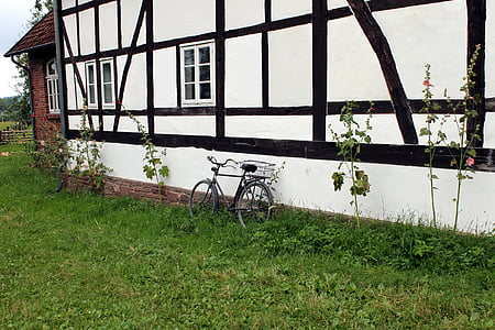 fachwerkhaus, fiets, dorp