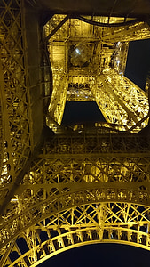 Paris, Eiffeltårnet, aften, tændt