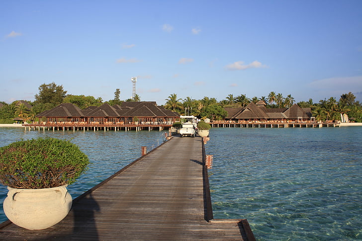 Maledivy, Raj, Ostrov