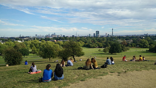 mensen zitten, Primrose hill, weergave, Park, Londen, echte mensen, mannen