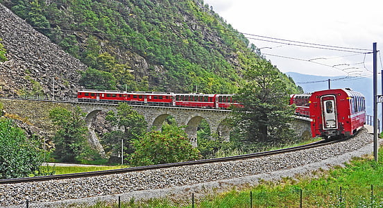 Železnica Bernina, pometanje Viadukt, brusion, Bernina, opazovanje avto, znamenitosti, kamnitimi loki