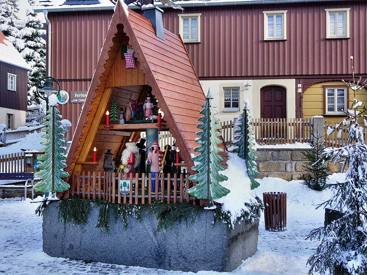 Christmas pyramid, jul, vinter, historiskt sett, byggnaden exteriör, snö, arkitektur