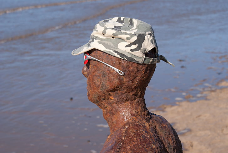 antony gormley, crosby beach, southport, statue, metal statue, another place, sea
