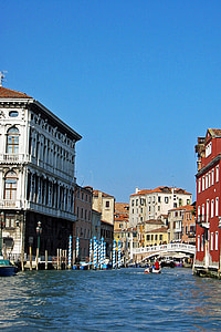 Benetke, Italija, most, gondole, gondoljerji, hiše