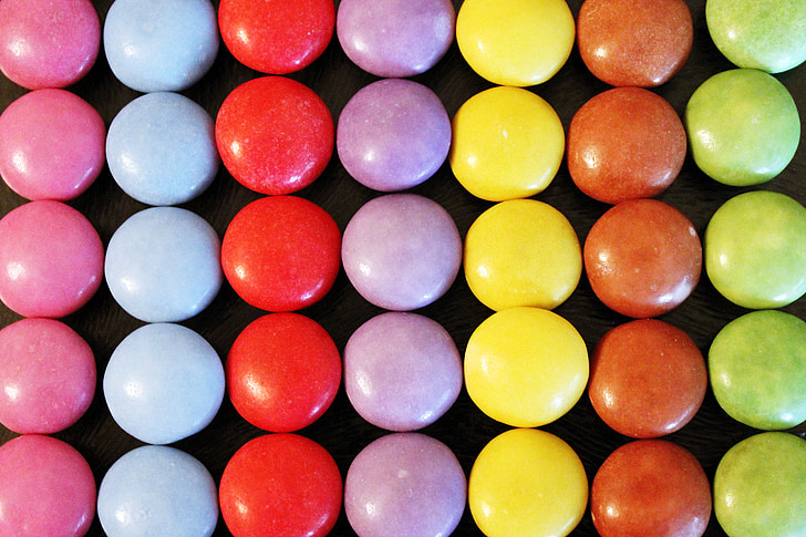 Smarties, spalvinga, spalva, kunterbunt, saldumas, lęšiai, šokolado lęšiai