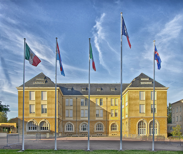 Saint-cyr-au-mont-d'or, Prantsusmaa, riigi Akadeemia õiguskaitse, hoone, valitsus, arhitektuur, lipud