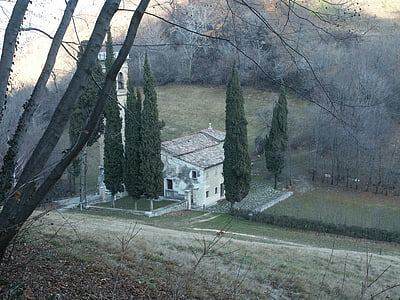Iglesia, paisaje, árboles de ciprés, edad media, Monumento, invierno, edificio