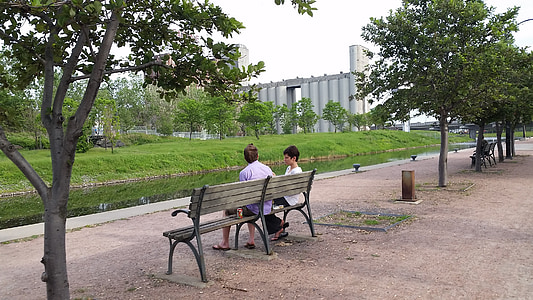 カップル, ベンチ, 人, 座っています。, 公園
