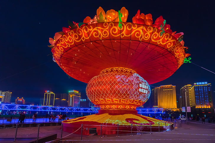 el festival dels fanalets, plaça del centre Xining, llanterna, tard, llums, Xina