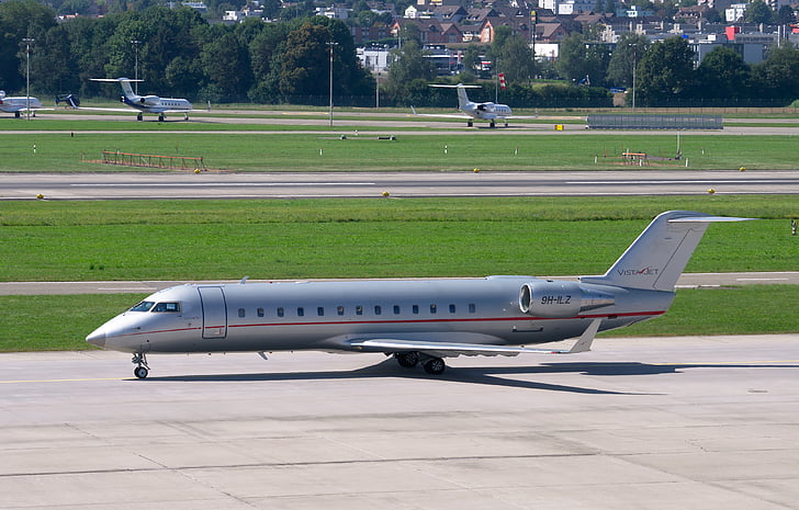 Bombardier challenger 850, vistajet, lufthavn Zürich, jet, luftfart, transport, lufthavn