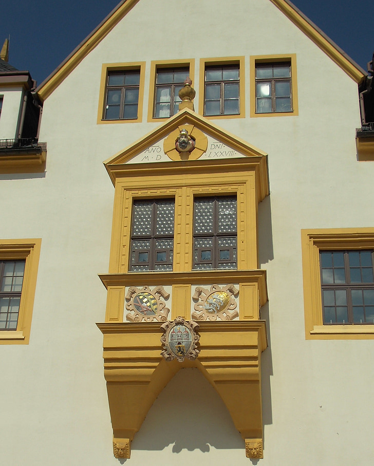 freiberg, mountain town, town hall, bay window, decorated, stucco façade, historically