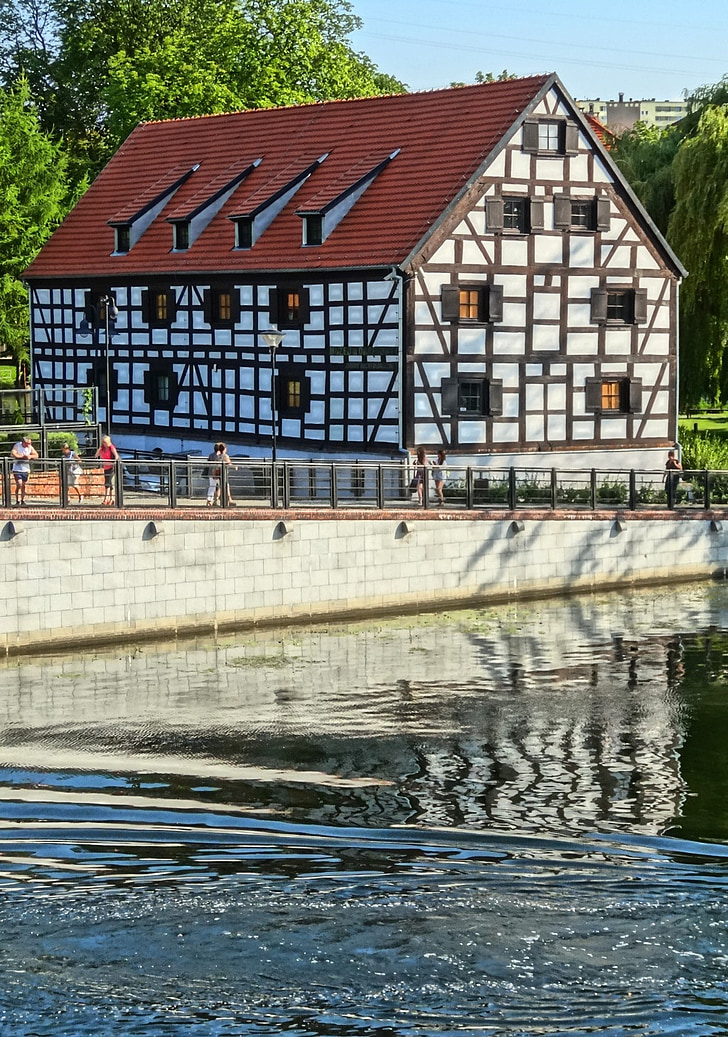 bydgoszcz, waterfront, architecture, building, canal, river, timber framing