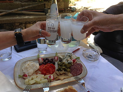 drinks med venner, Grækenland, Chios, ouzo, appetitvækker, kammeratskab, mad