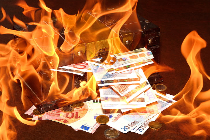 truhla s pokladom, oheň, plameň, peniaze, papierové peniaze, mince, oheň - prírodný jav.
