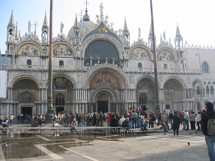 der berühmte Markusplatz, Doge, Venedig, Italien, Menschenschlange, Warte, Kirche