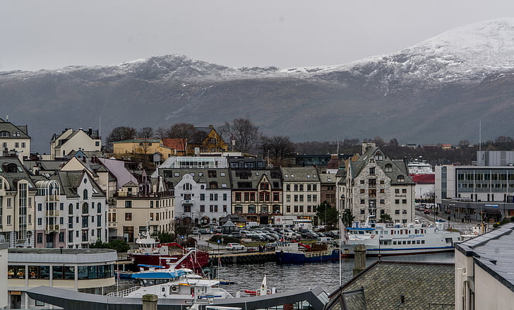 Costa da Noruega, Ålesund, montanhas, arquitetura, Escandinávia, paisagem, mar