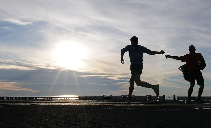 bėgikas, Bėgimas, ryte, dangus, debesys, saulėtekio, vandens