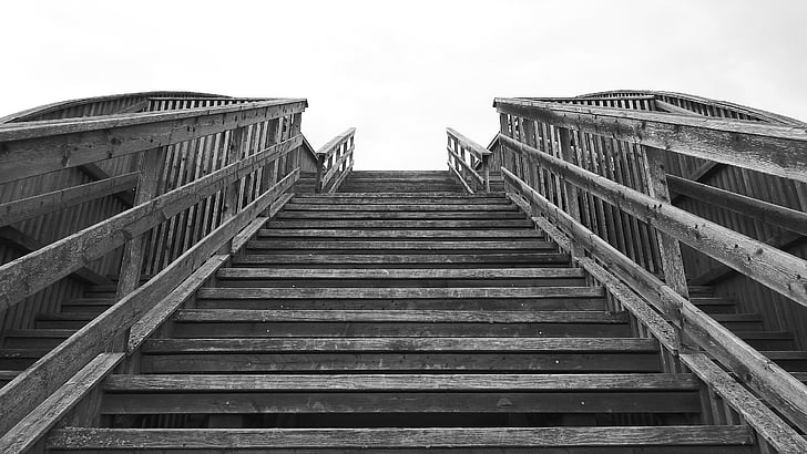 stopnice, lesene lestve, pojav, črno-belo, postopoma