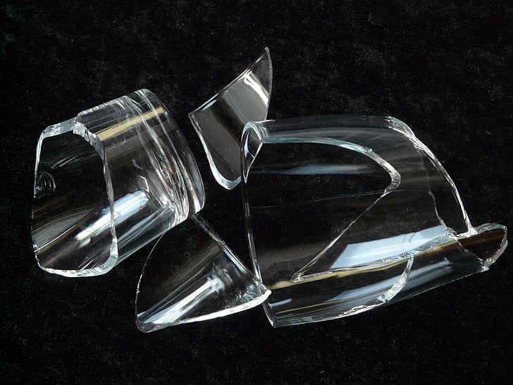 Shard, zerbrochenes Glas, Glas, scharfe, gebrochen, Schnitt, darauf hingewiesen