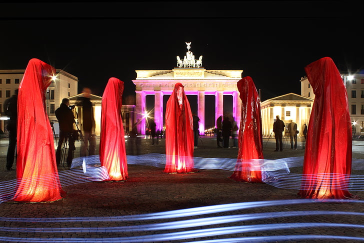 five, person, wearing, red, cloaks, Brandenburg Gate, Building