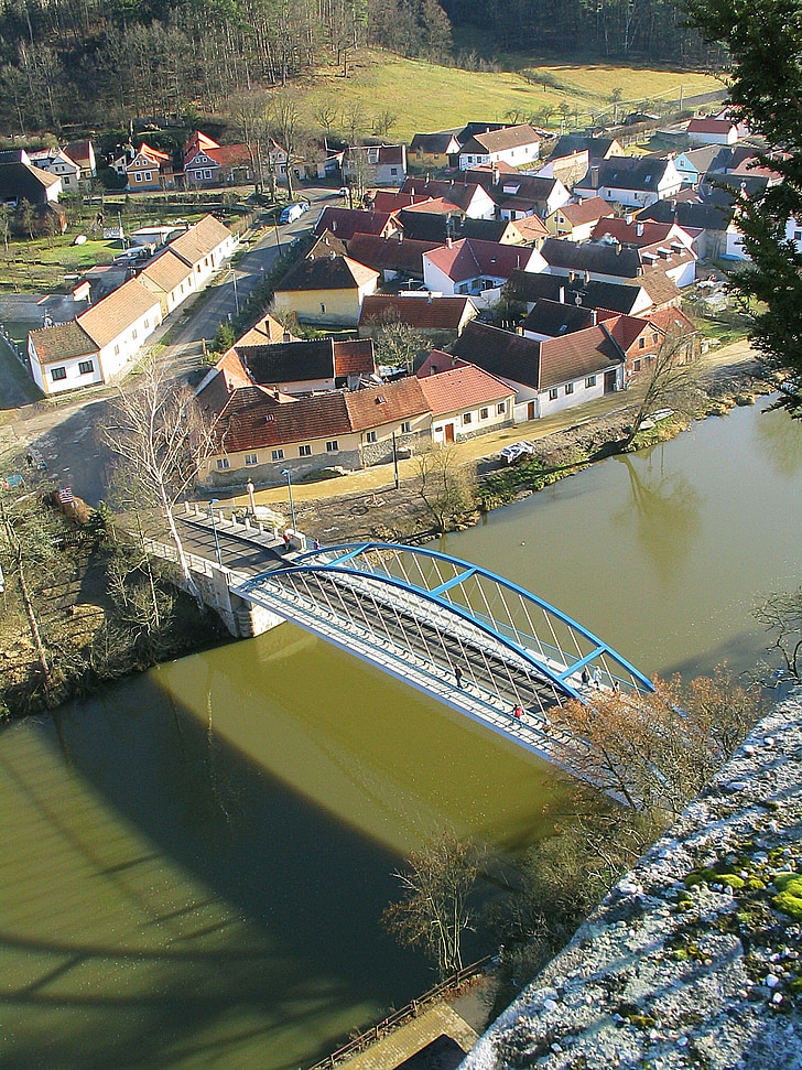 Bridge, dalen, elven, landsbyen, Sør-Böhmen, Tsjekkia, Bechyně