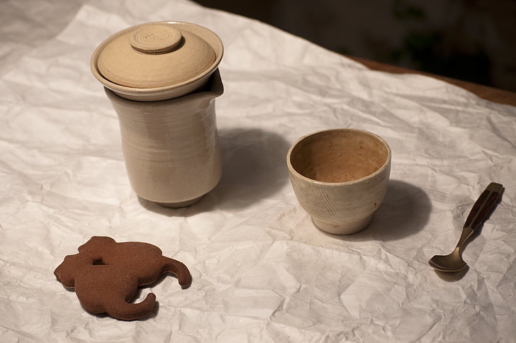 the cake, ceramics, cats