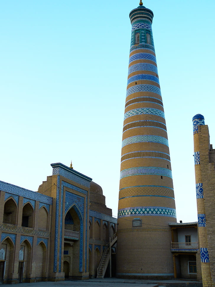 Chiva, ráno, chodja islám minaret, morgenstimmung, Uzbekistán