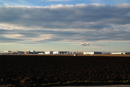 repülőtér, repülőgép, indulás, szántóföldi, a mező, Wolfschlugen, Stuttgart airport
