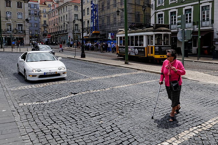đường, người cao tuổi, Lady, Lisboa, Bồ Đào Nha, Châu Âu, phố cổ
