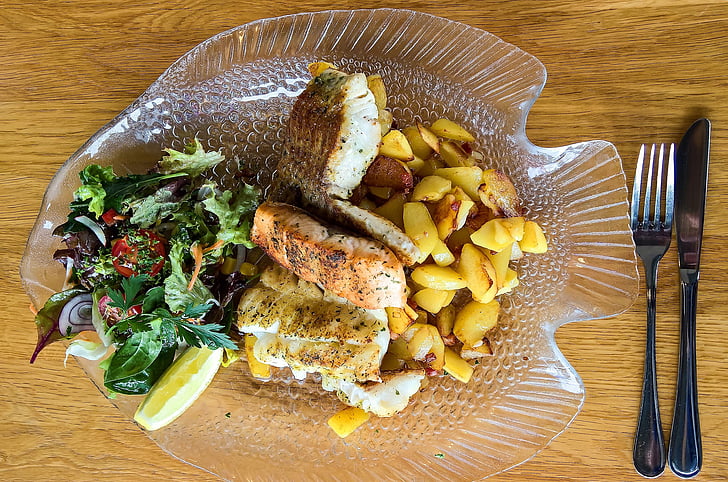 fish plate, cable outer diameter can, salmon, halibut, fried, salad, fried potatoes