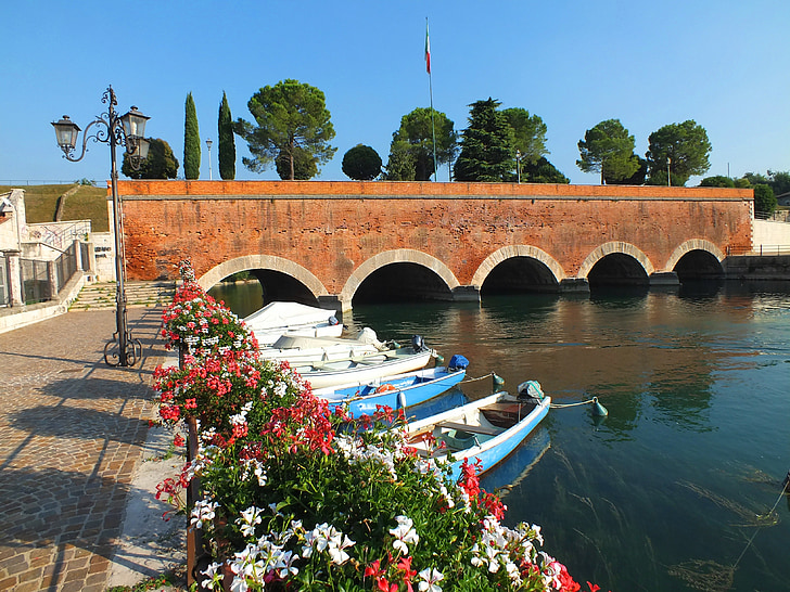 Peschiera del garda, Garda, Italien, Holiday, hamn, vatten, båtar